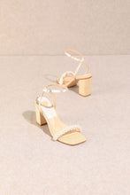 Load image into Gallery viewer, NEWEST ARRIVAL Off White Pearl Heels
