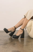Load image into Gallery viewer, NEWEST ARRIVAL Black Chunky Mary Jane Heels

