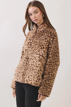 Load image into Gallery viewer, NEWEST ARRIVAL Faux Fur Leopard Print Pullover Sherpa
