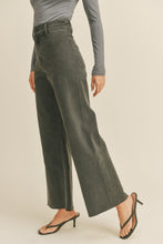 Load image into Gallery viewer, NEWEST ARRIVAL Black Wash High Rise Crop Denim Jeans
