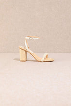 Load image into Gallery viewer, LAST PAIR FINAL SALE Off White Pearl HeelsA

