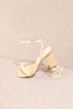 Load image into Gallery viewer, LAST PAIR FINAL SALE Off White Pearl HeelsA
