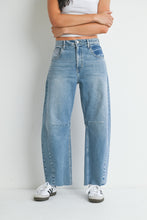 Load image into Gallery viewer, NEWEST ARRIVAL Denim Medium Wash Barrel Jeans
