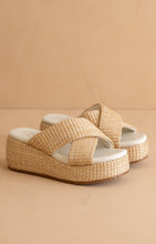 Load image into Gallery viewer, NEWEST ARRIVAL Natural Raffia Platform Sandals
