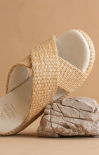 Load image into Gallery viewer, NEWEST ARRIVAL Natural Raffia Platform Sandals
