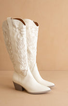 Load image into Gallery viewer, NEWEST ARRIVAL White Western Boots
