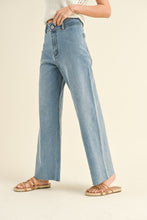 Load image into Gallery viewer, NEWEST ARRIVAL Denim Wide Leg Crop Jeans
