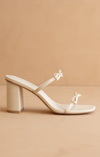 Load image into Gallery viewer, LAST PAIR Off White Bow Heels
