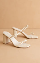 Load image into Gallery viewer, LAST PAIR Off White Bow Heels
