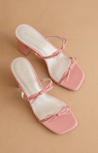 Load image into Gallery viewer, Pink Bow Heels

