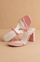 Load image into Gallery viewer, Pink Bow Heels
