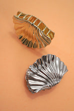 Load image into Gallery viewer, NEWEST ARRIVAL Metal Seashell Clips
