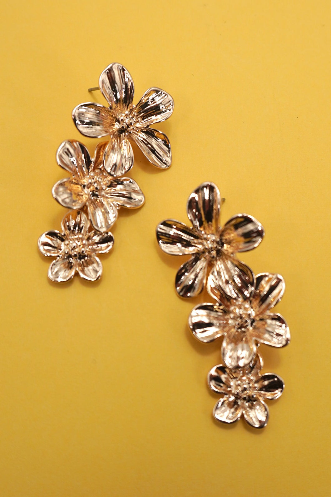 NEWEST ARRIVAL Gold Flower Dangle Earrings