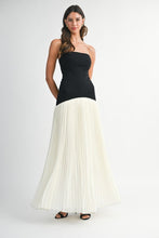 Load image into Gallery viewer, NEWEST ARRIVAL Black/Cream Strapless Pleated Maxi Dress
