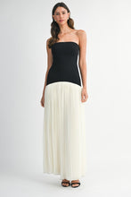 Load image into Gallery viewer, NEWEST ARRIVAL Black/Cream Strapless Pleated Maxi Dress
