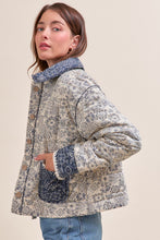 Load image into Gallery viewer, Navy Quilted Bandana Print Jacket
