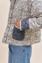 Load image into Gallery viewer, Navy Quilted Bandana Print Jacket
