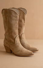 Load image into Gallery viewer, NEWEST ARRIVAL Almond Brown Shorter Whipstitch Western Boots
