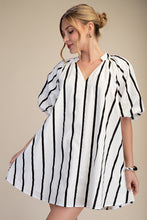Load image into Gallery viewer, NEWEST ARRIVAL Black Striped Elbow Sleeve Shift Dress
