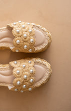 Load image into Gallery viewer, NEWEST ARRIVAL Natural Pearl Platform Sandals
