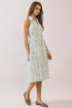 Load image into Gallery viewer, NEWEST ARRIVAL Green Vintage Print Halter Midi Dress
