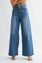 Load image into Gallery viewer, NEWEST ARRIVAL High Rise Loose Leg Denim Jeans
