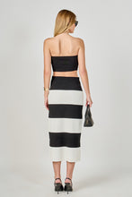 Load image into Gallery viewer, NEWEST ARRIVAL Black/White Knit Midi Skirt
