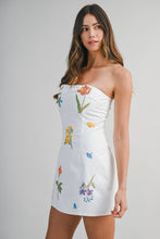 Load image into Gallery viewer, NEWEST ARRIVAL White 3D Floral Strapless Mini Dress

