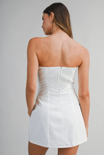 Load image into Gallery viewer, NEWEST ARRIVAL White 3D Floral Strapless Mini Dress
