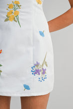 Load image into Gallery viewer, NEWEST ARRIVAL White 3D Floral Strapless Mini Dress
