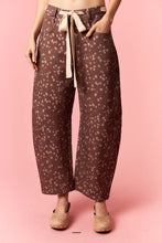 Load image into Gallery viewer, NEWEST ARRIVAL Brown Animal Print Oversized Barrel Jeans

