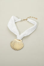 Load image into Gallery viewer, NEWEST ARRIVAL Gold Seashell Eyelet Scarf Necklace
