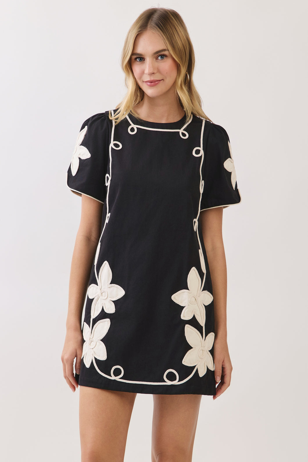 NEWEST ARRIVAL Black Floral Applique Dress – Five Points Boutique