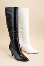 Load image into Gallery viewer, NEWEST ARRIVAL Black Crocodile Pointed Toe Boots
