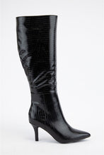 Load image into Gallery viewer, NEWEST ARRIVAL Black Crocodile Pointed Toe Boots
