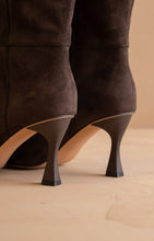 Load image into Gallery viewer, NEWEST ARRIVAL Coffee Brown Knee High Boots
