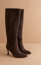 Load image into Gallery viewer, NEWEST ARRIVAL Coffee Brown Knee High Boots
