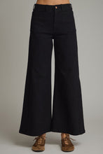 Load image into Gallery viewer, NEWEST ARRIVAL Black Wide Leg Crop Jeans
