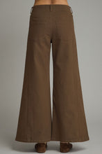 Load image into Gallery viewer, NEWEST ARRIVAL Brown Wide Leg Crop Jeans
