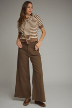Load image into Gallery viewer, NEWEST ARRIVAL Brown Wide Leg Crop Jeans
