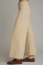 Load image into Gallery viewer, NEWEST ARRIVAL Cream Wide Leg Crop Jeans
