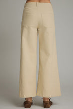 Load image into Gallery viewer, NEWEST ARRIVAL Cream Wide Leg Crop Jeans
