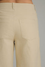 Load image into Gallery viewer, NEWEST ARRIVAL Cream Wide Leg Crop Jeans
