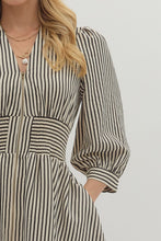 Load image into Gallery viewer, NEWEST ARRIVAL Black Striped Zipper Front Dress
