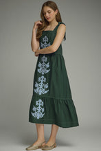 Load image into Gallery viewer, NEWEST ARRIVAL Hunter Green/Blue Embroidered Center Midi Dress
