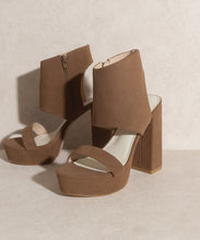 Load image into Gallery viewer, LAST PAIR FINAL SALE Cuff Brown Platform Heels
