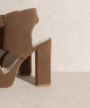 Load image into Gallery viewer, LAST PAIR FINAL SALE Cuff Brown Platform Heels
